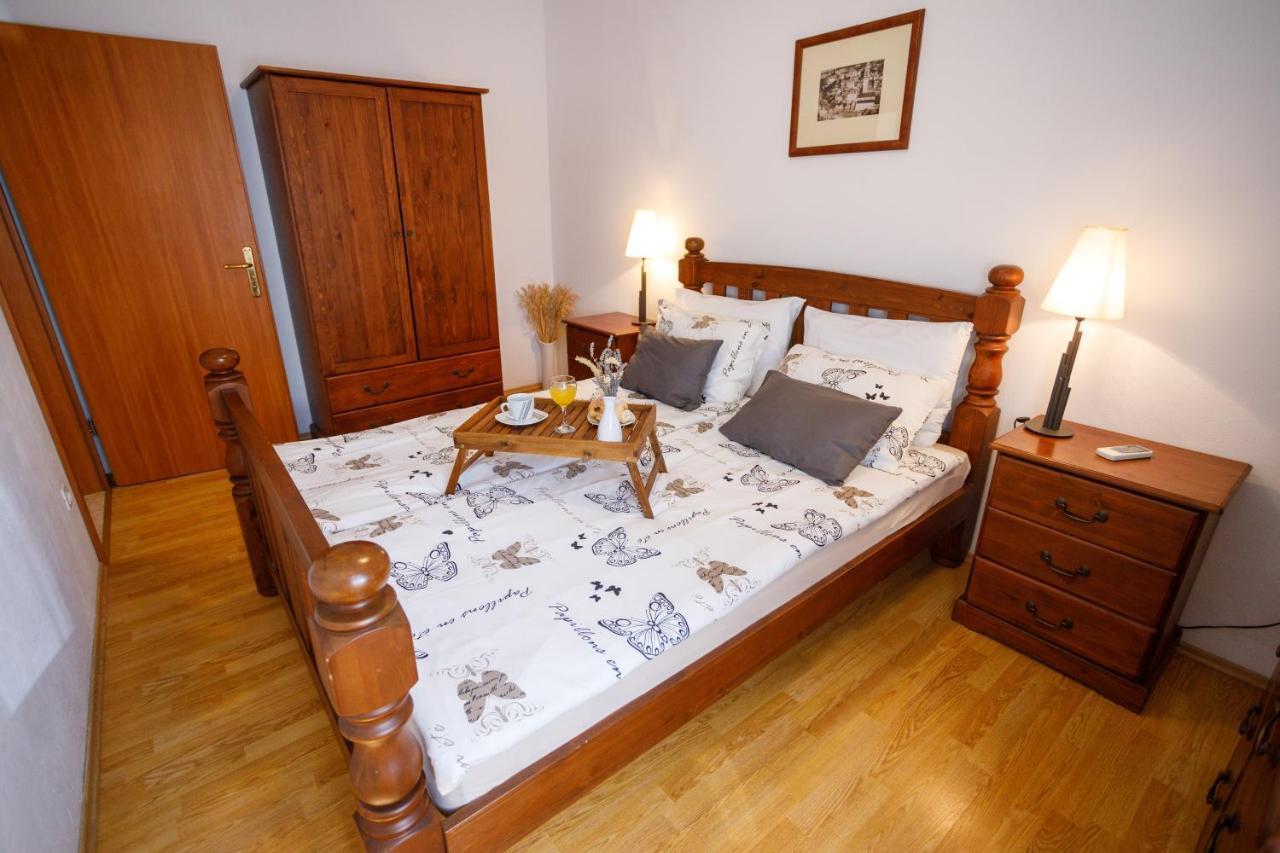Nono Jure , Private Pool & Sauna Milna  Bagian luar foto