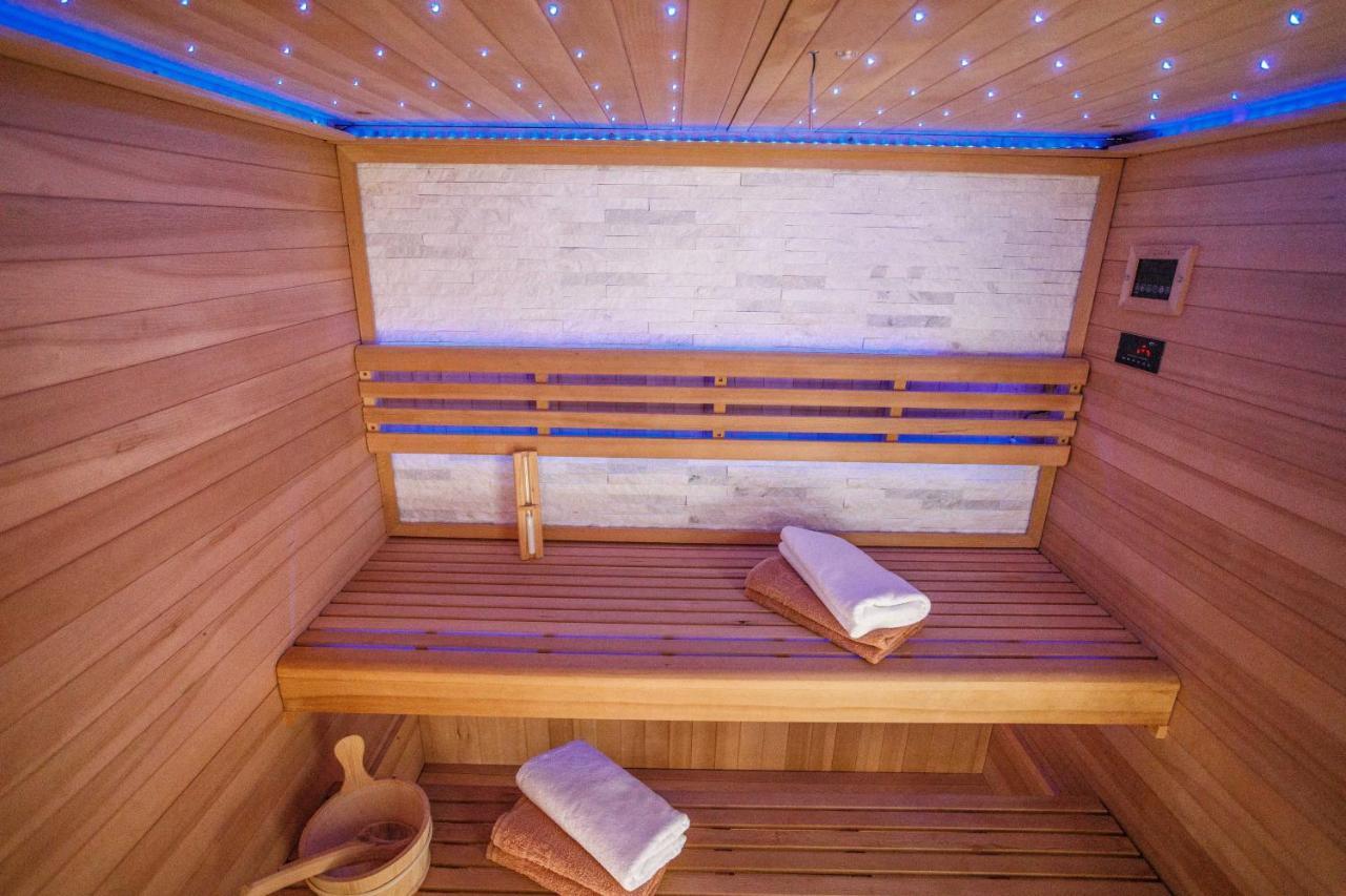 Nono Jure , Private Pool & Sauna Milna  Bagian luar foto