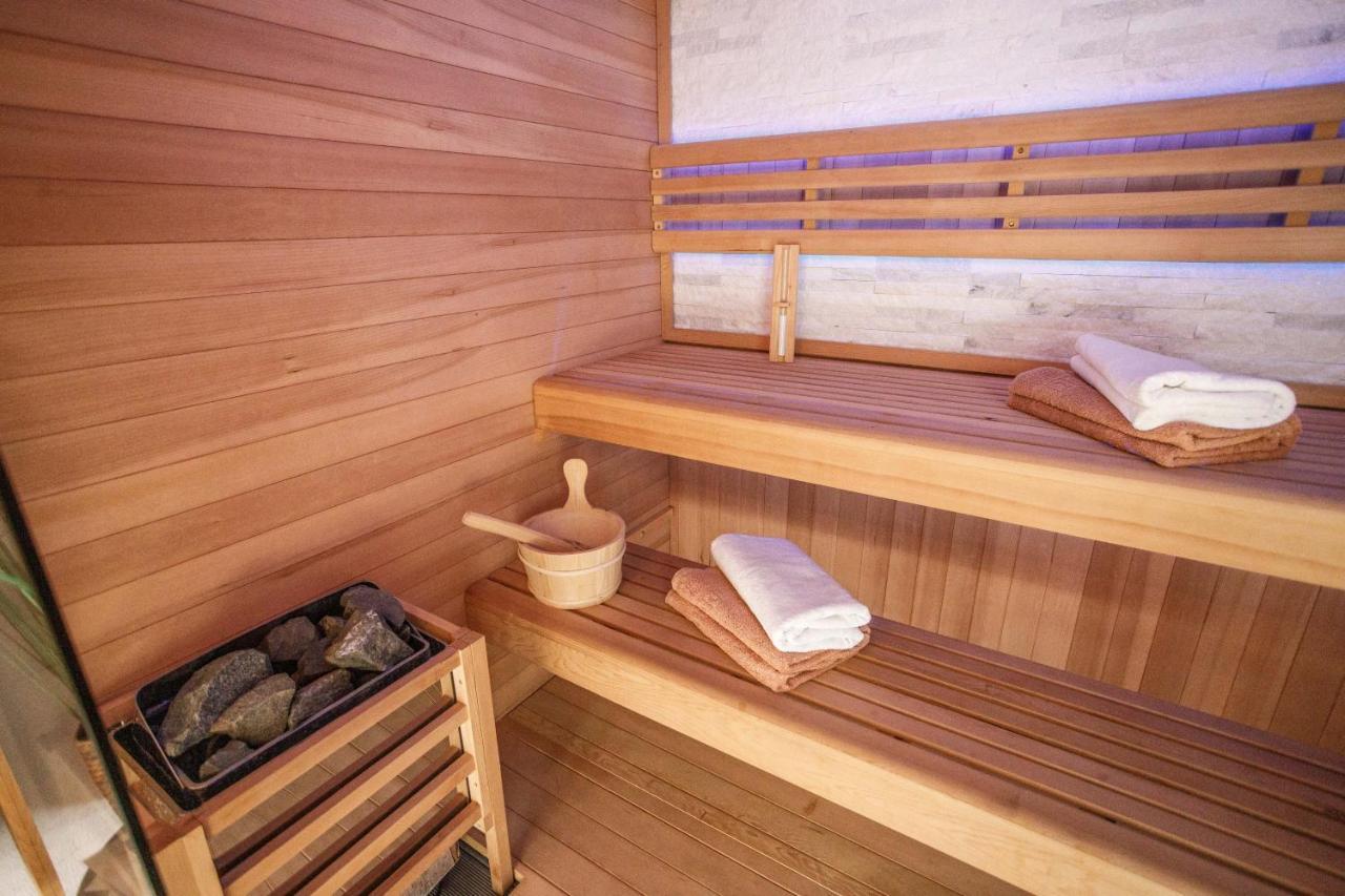 Nono Jure , Private Pool & Sauna Milna  Bagian luar foto